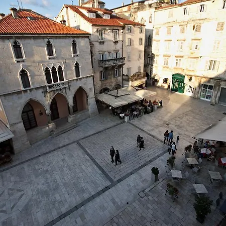Central Square * Split