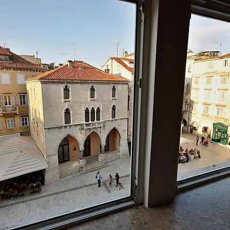 Central Square * Split
